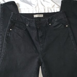 Women’s black skinny jeans